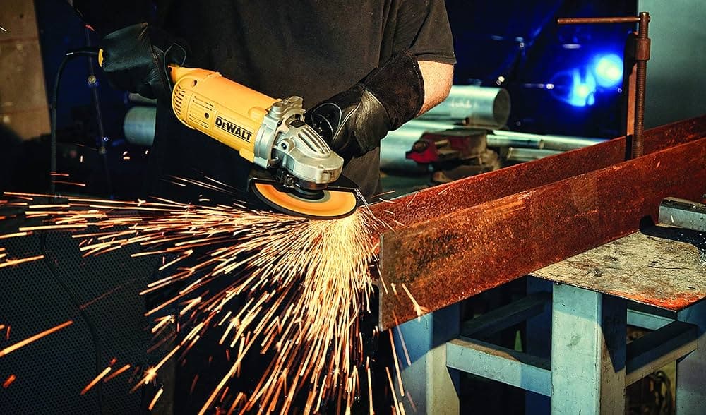 Warum Handwerker auf einen DeWalt Winkelschleifer setzen