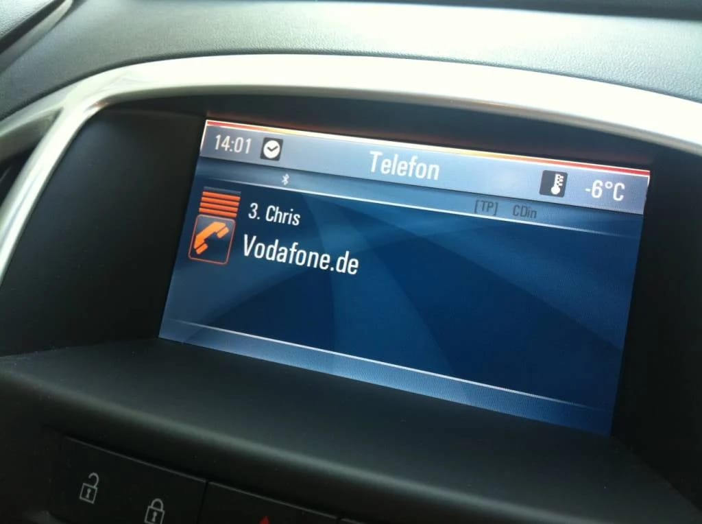 Authentische Werkserfahrung: Diese Bluetooth Freisprechanlage bietet Werkseinstellungen zum Greifen nah