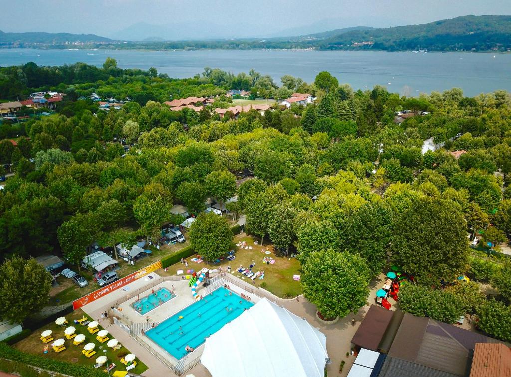 Lago Maggiore Camping: Genießen Sie den exklusiven Privatstrand in Cannobio