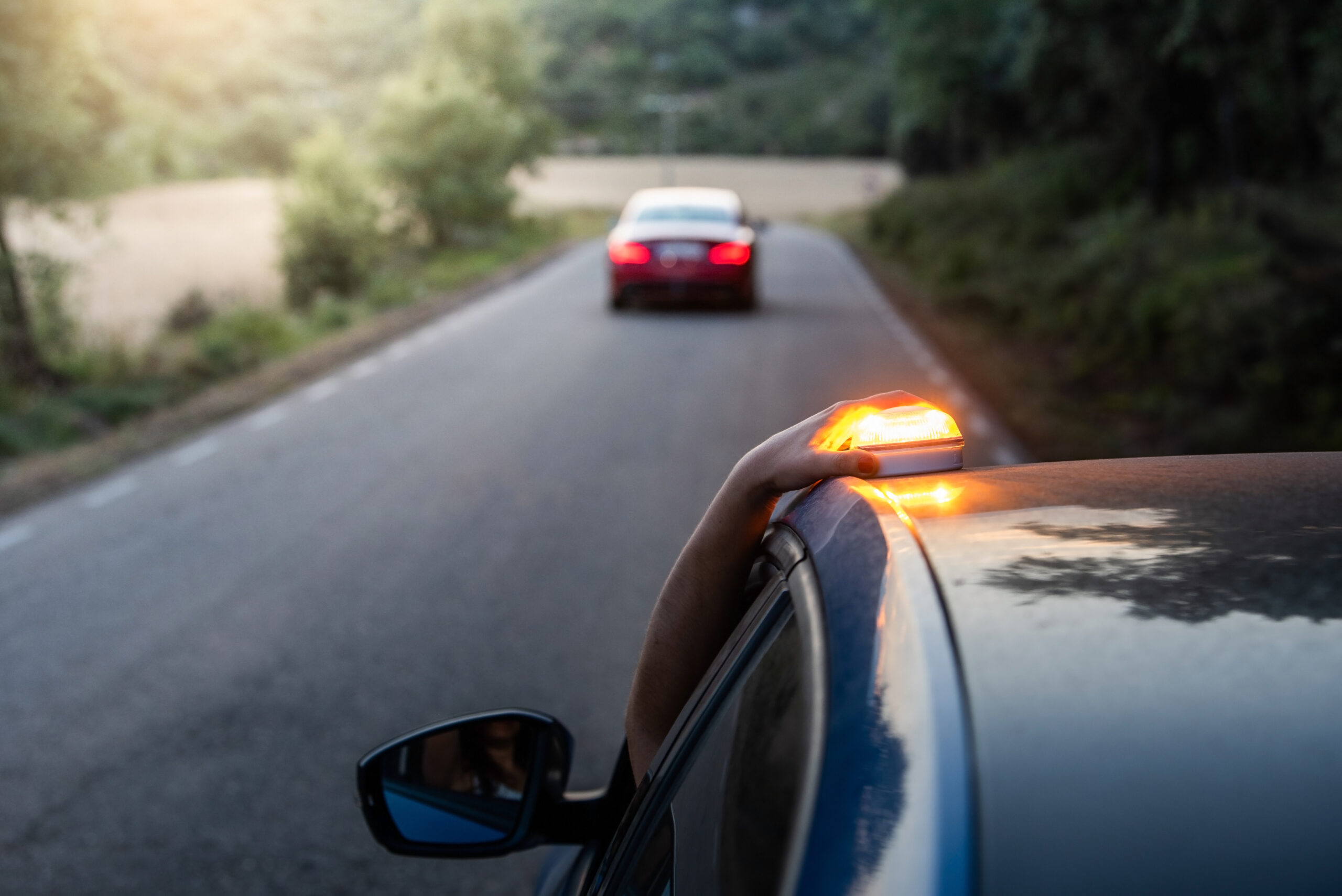 Mehr Sicherheit im Straßenverkehr mit der innovativen Warnleuchte V16