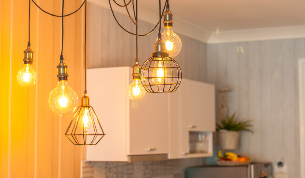 Die Designer-Heißluftballon-Lampe von Benago Lights: Perfekt für abendliche Stunden