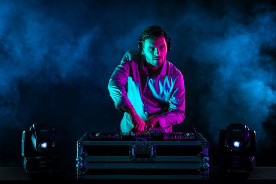 Magische Momente schaffen: DJ-Salzburgs Expertise in Sachen Hochzeitsunterhaltung