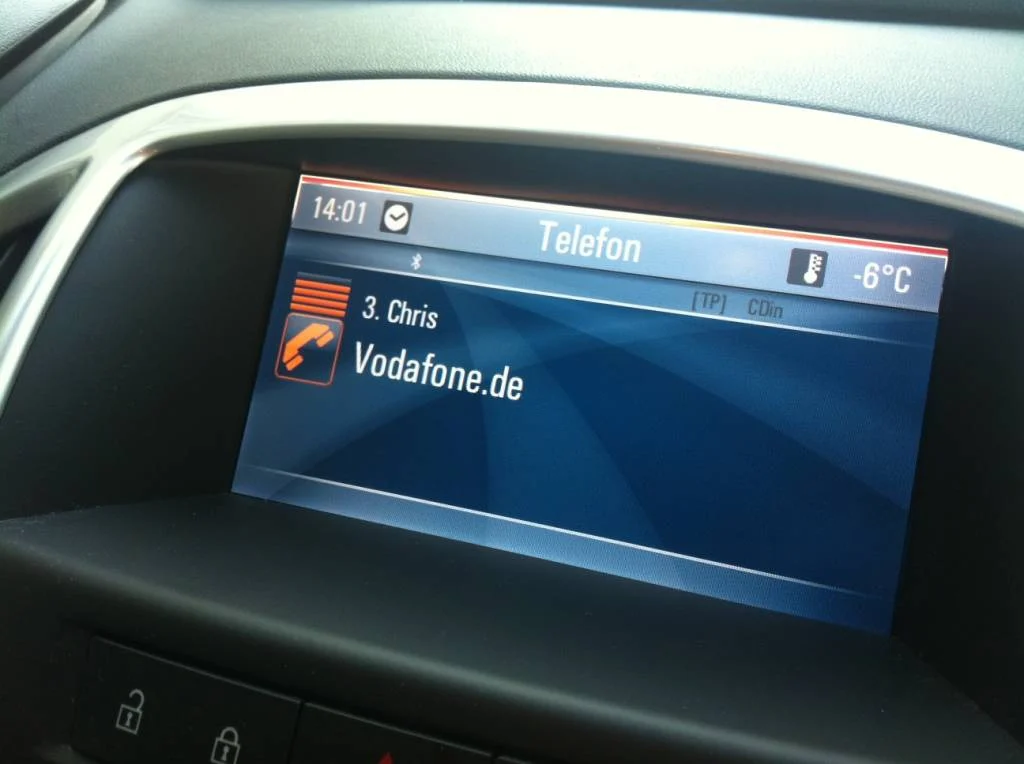 Authentische Werkserfahrung: Diese Bluetooth Freisprechanlage bietet Werkseinstellungen zum Greifen nah